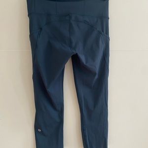 Lululemon fast and free tight crop size 6. Colour true navy
